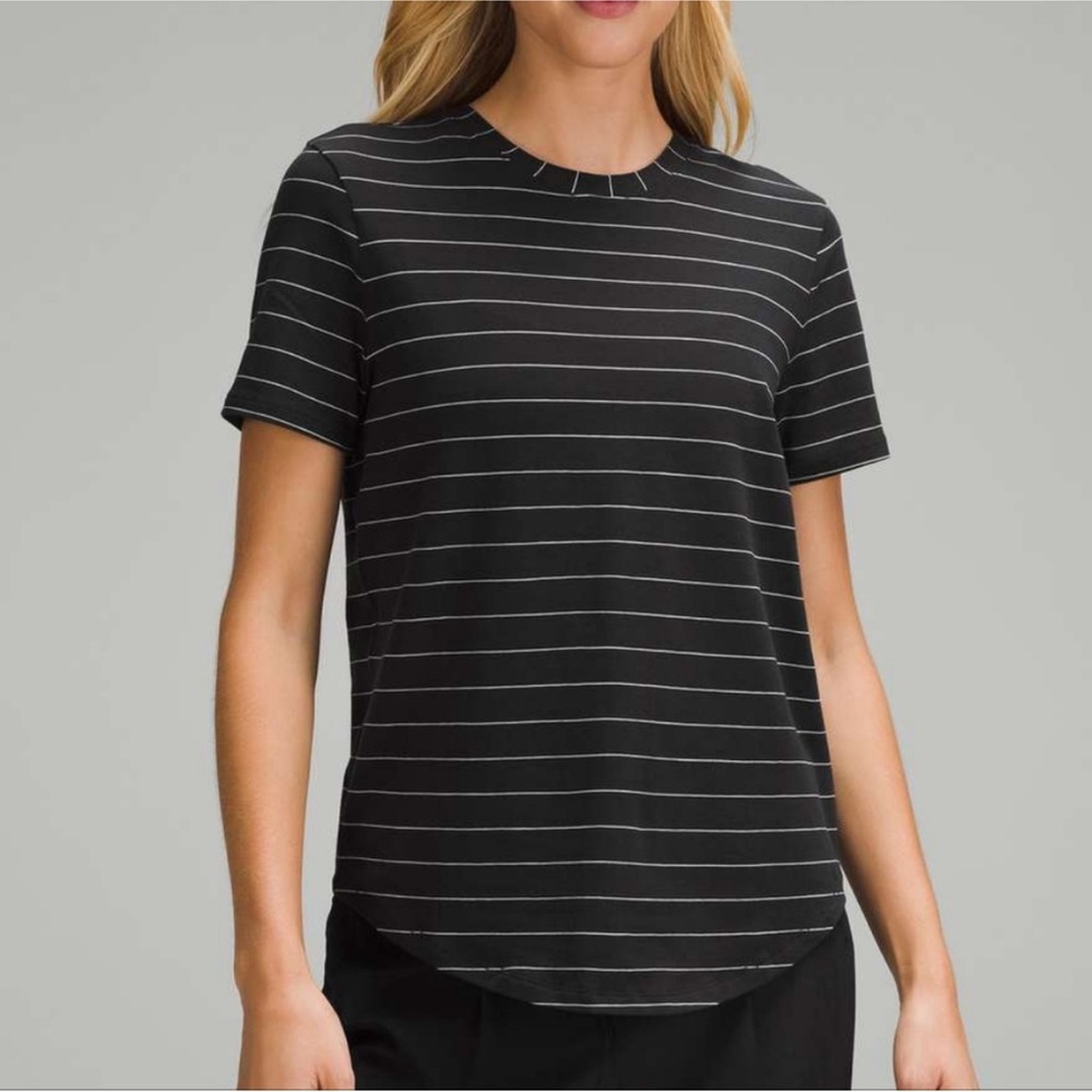 Lululemon Love Crew Tee Shirt in Short Serve Stripe Black/White - Picture 3 of 9